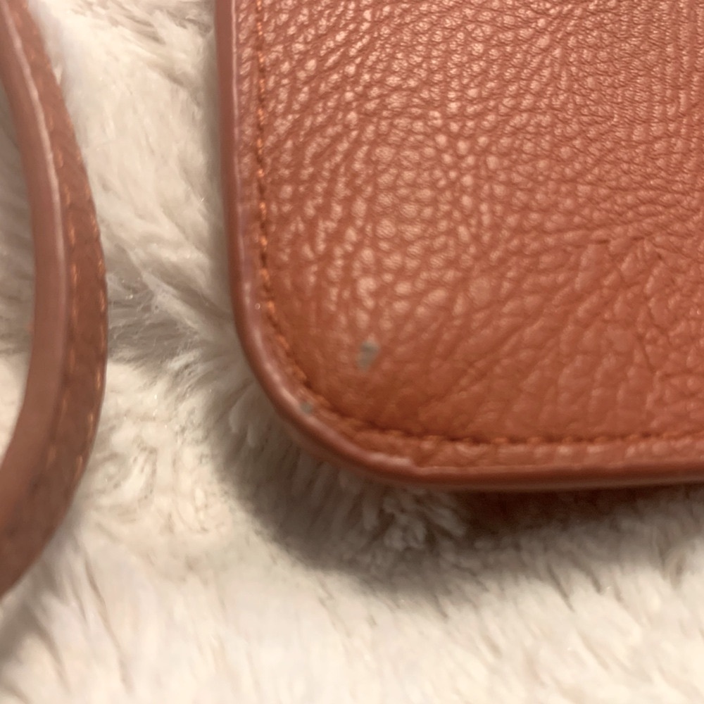 Universal Thread Wristlet Red/Rust Like New - image 3